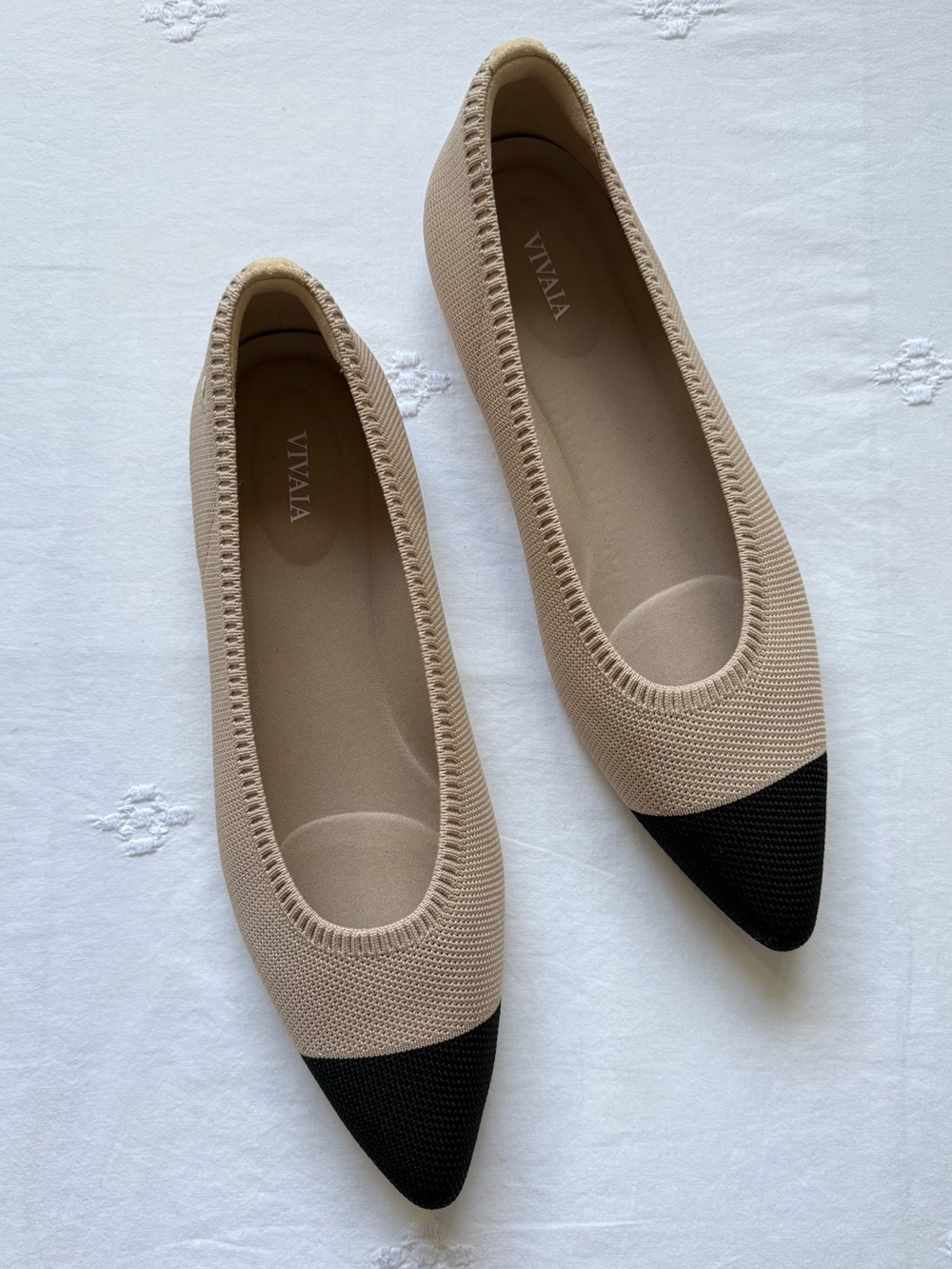 Vivaia Aria 5 Almond/Black Pointed Toe Ballet Flats Size 42 - Picture 4 of 16